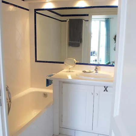Large House With A Swimming-pool - Wifi And A 11m Mooring - Ac Holiday home *