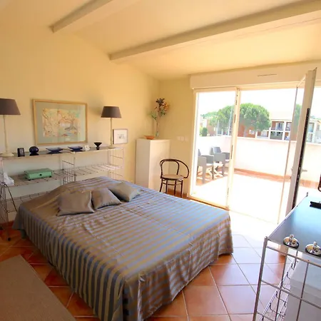 Large House With A Swimming-pool - Wifi And A 11m Mooring - Ac Holiday home *