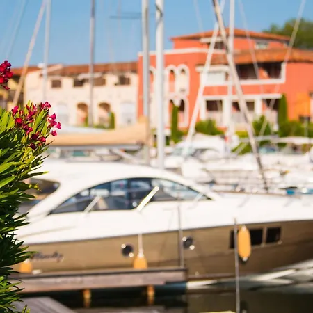 Holiday home Large House With A Swimming-pool - Wifi And A 11m Mooring - Ac